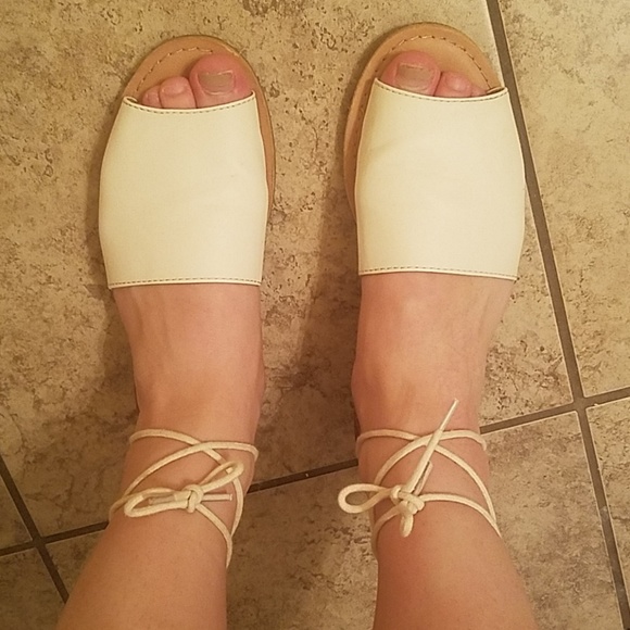 Flats. - Picture 2 of 3